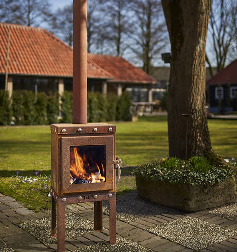 Socialistisch Merg Premier Piquia (hout/buiten) - Reny - Houtkachel - Kuijt Kachels en Haarden